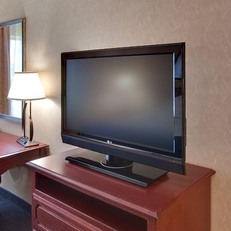 Holiday Inn Express Jamestown By Ihg Экстерьер фото