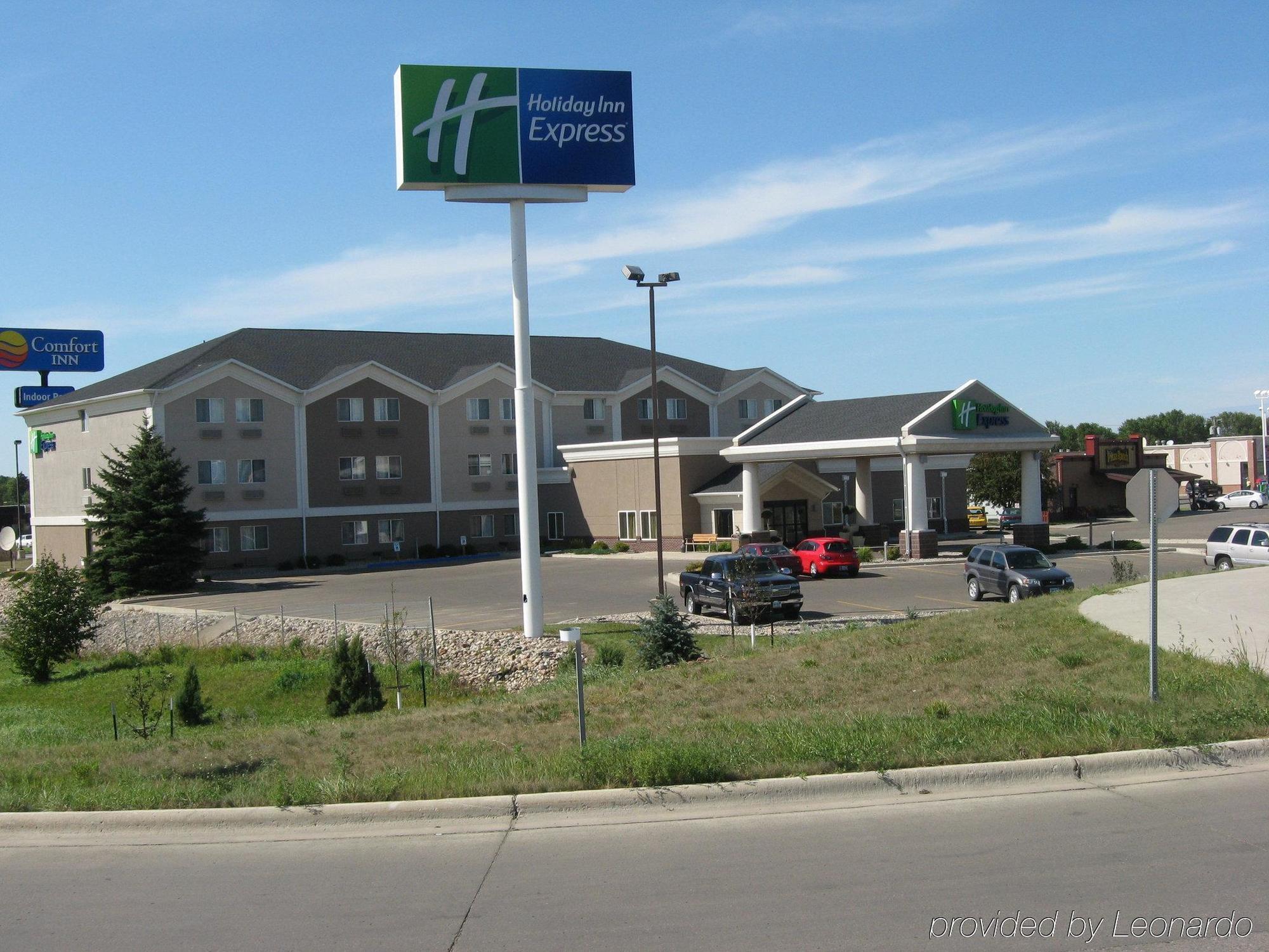 Holiday Inn Express Jamestown By Ihg Экстерьер фото
