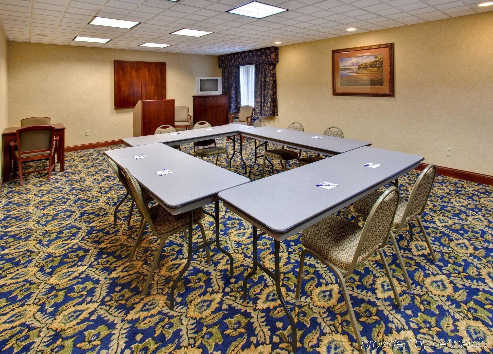 Holiday Inn Express Jamestown By Ihg Удобства фото