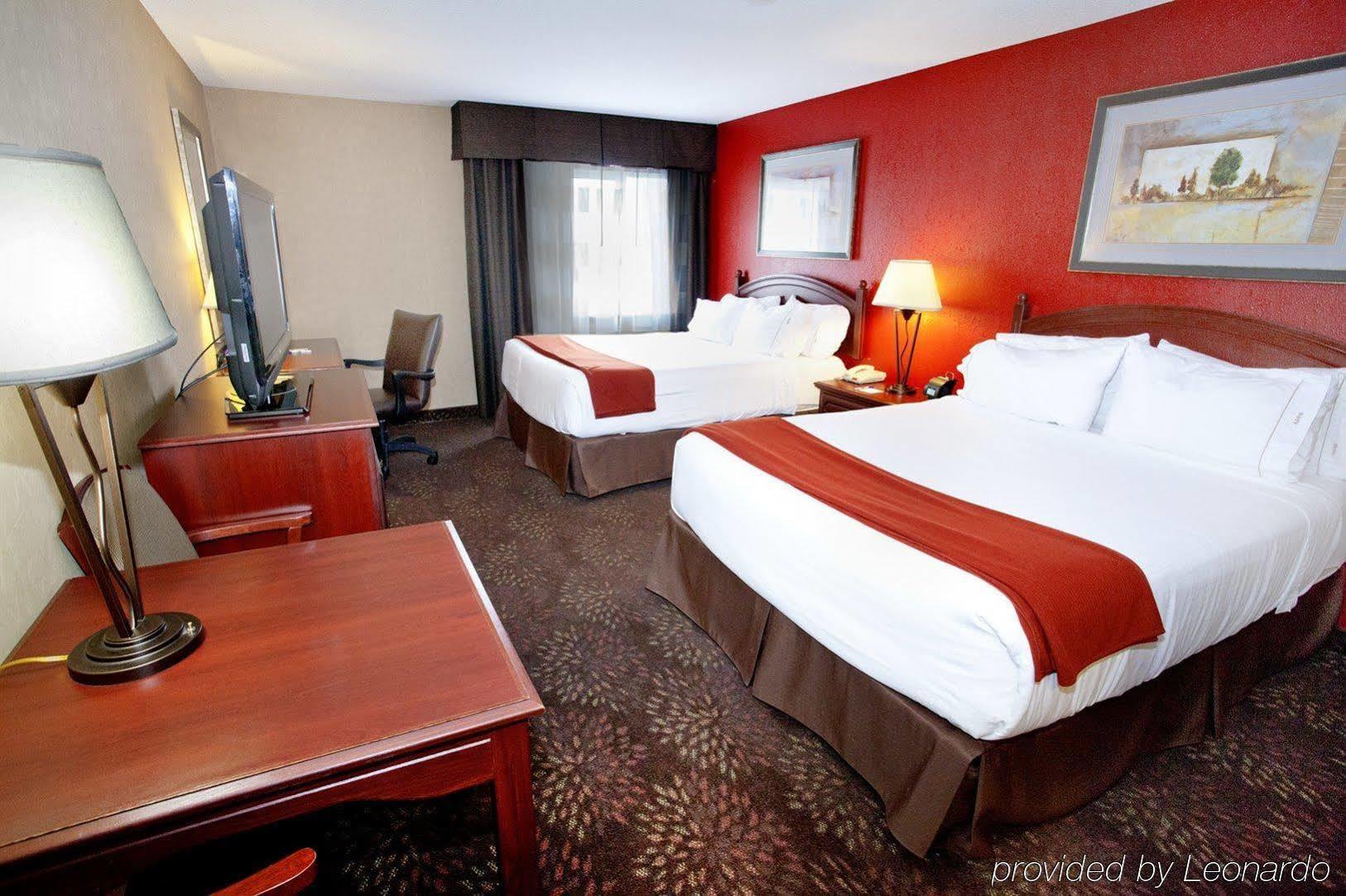 Holiday Inn Express Jamestown By Ihg Экстерьер фото